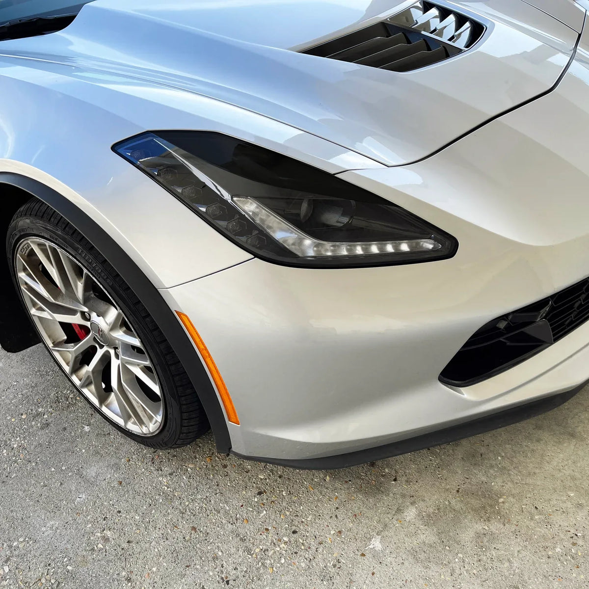 2014-2019-chevrolet-corvette-c7-headlight-eyelid-precut-tint-overlay