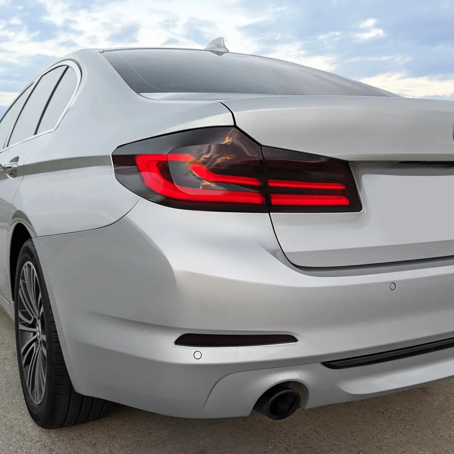 2017-2020 BMW 5 Series G30 | Tail Light PreCut Tint Overlays
