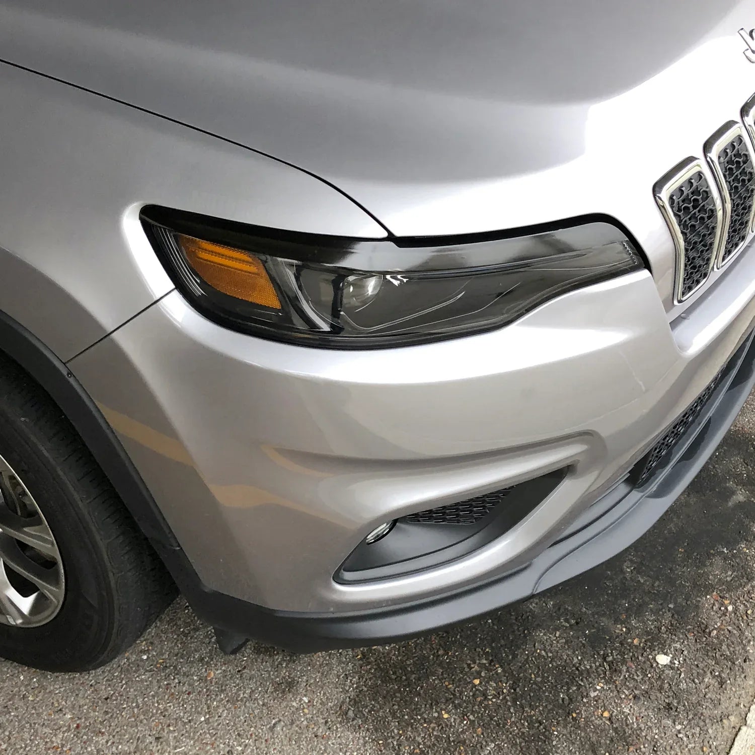 2019-2023 Jeep Cherokee | Headlight Eyelid PreCut Vinyl Overlays