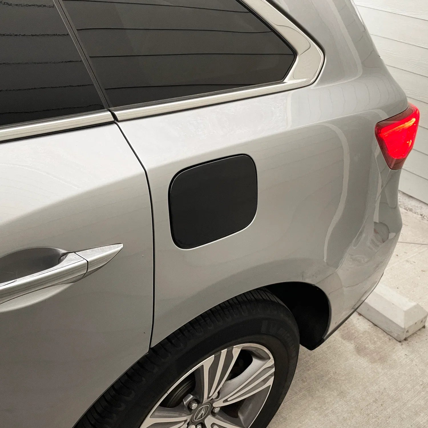 2014-2020 Acura MDX | Gas Cap PreCut Vinyl Wrap