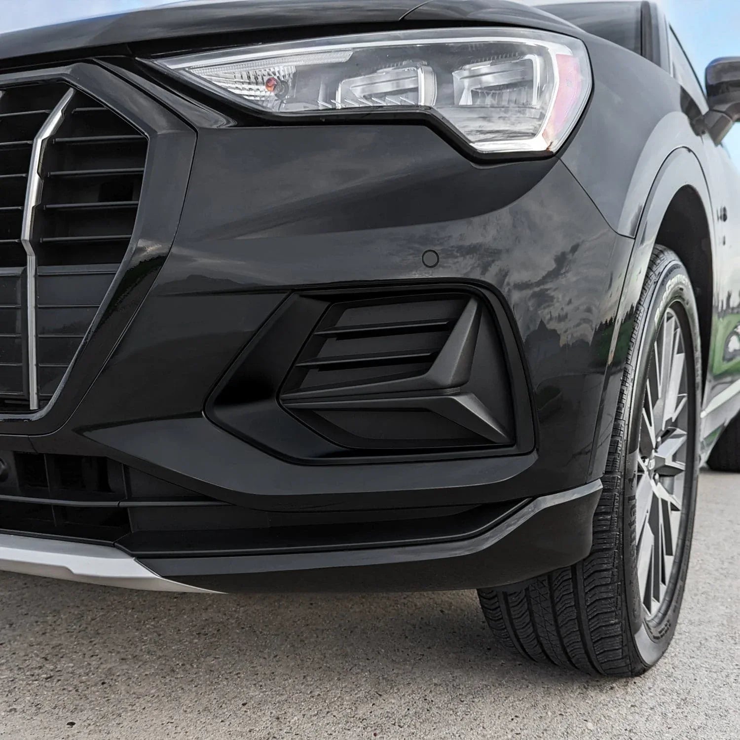 2019-2023 Audi Q3 | Fog Light Trim Chrome Delete PreCut Vinyl Wrap