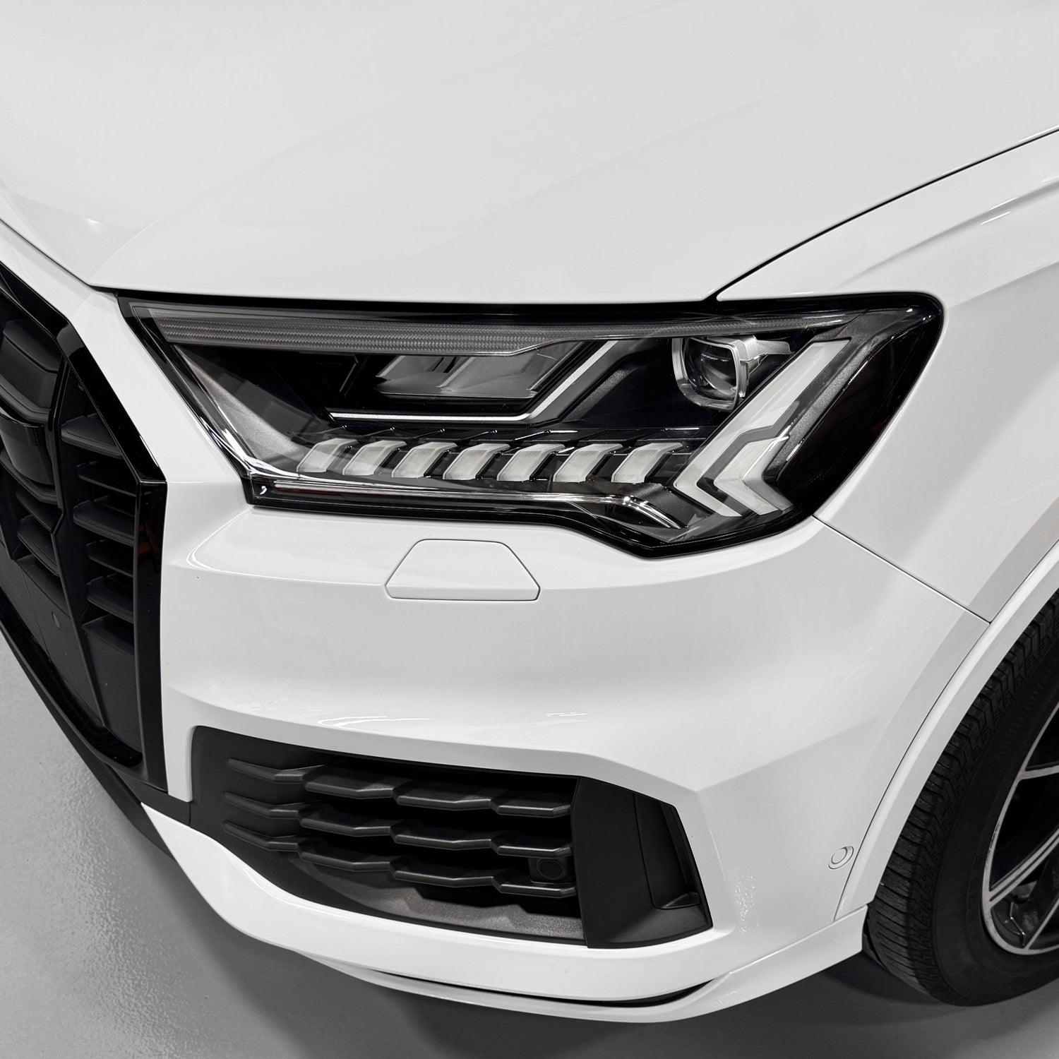 2020-2024 Audi Q7 | Headlight Side Marker PreCut Tint Overlays