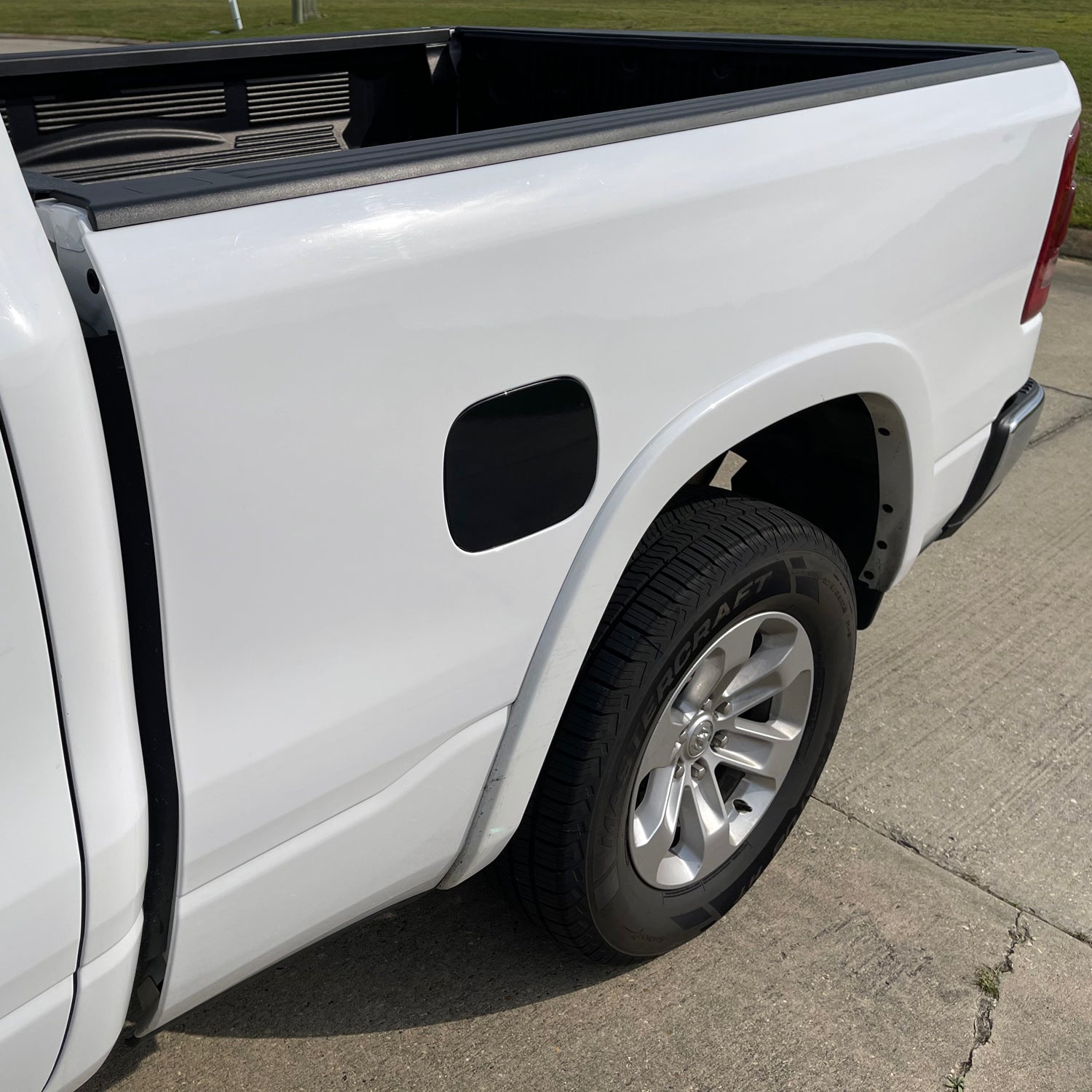 2019-2023 Dodge Ram 1500 | Gas Cap PreCut Vinyl Wrap