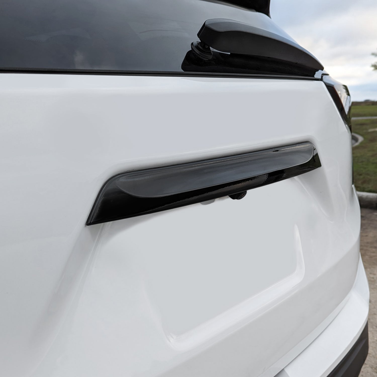 2018-2021 GMC Terrain | Tailgate Trim Chrome Delete PreCut Vinyl Wrap
