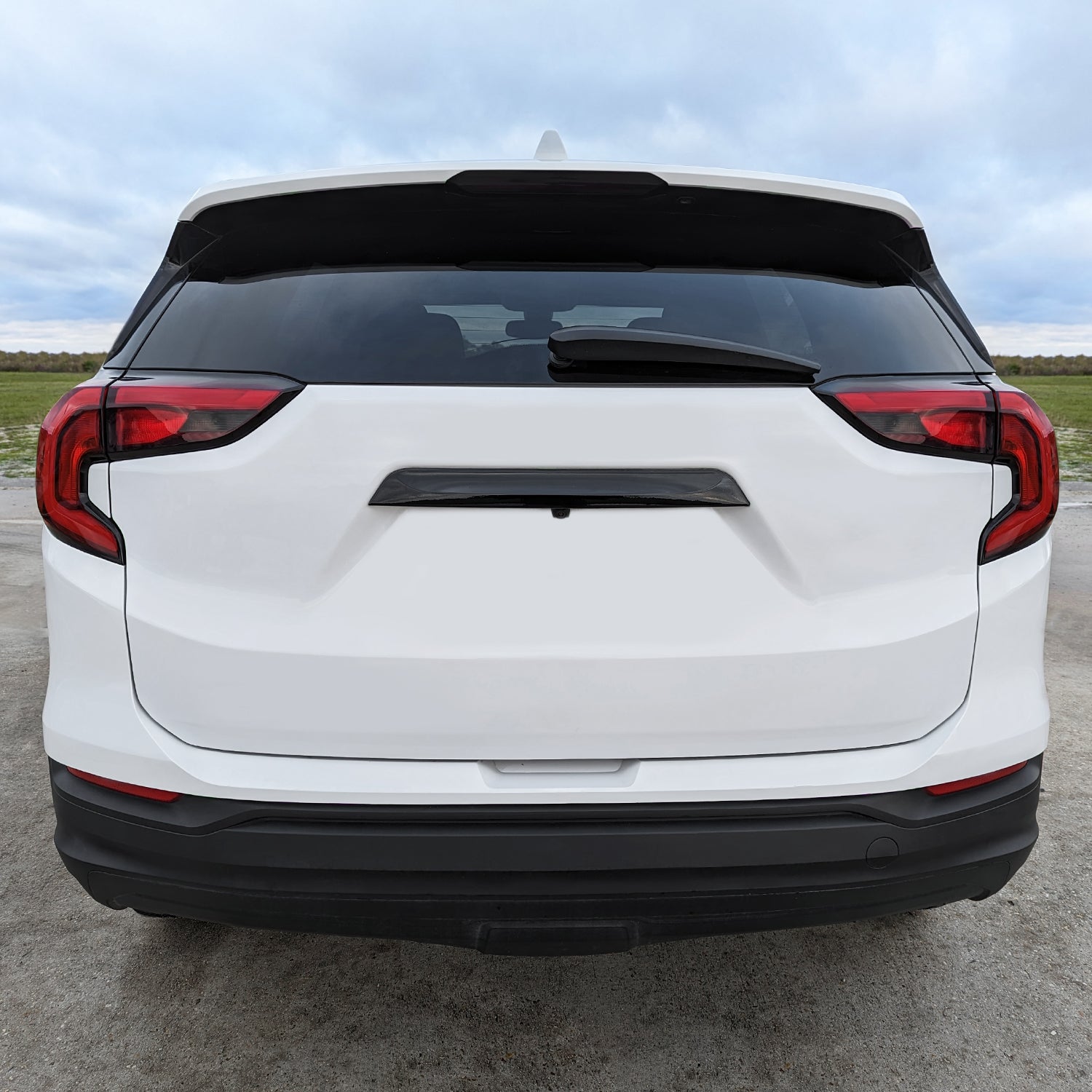 2018-2021 GMC Terrain | Tailgate Trim Chrome Delete PreCut Vinyl Wrap